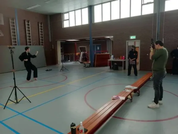 Stefan Segers aan het werk tijdens een fotoshoot