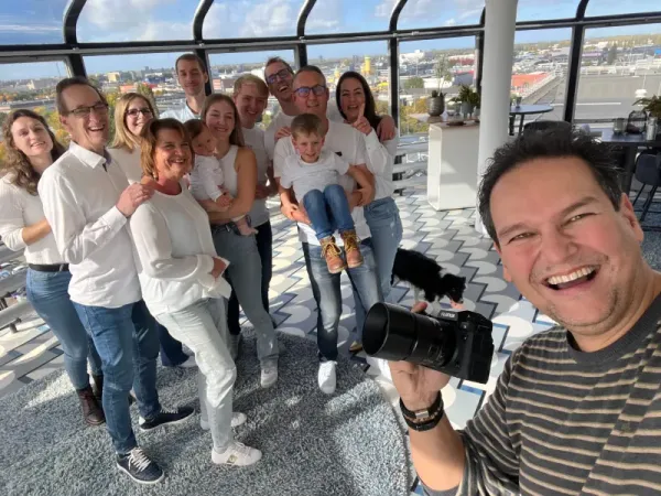 Stefan Segers aan het werk tijdens een fotoshoot