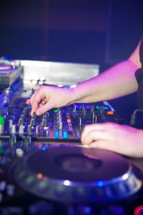 Cover for House classics feest DejaVu: een avond vol nostalgie met DJ Jurgen en Miss Monica