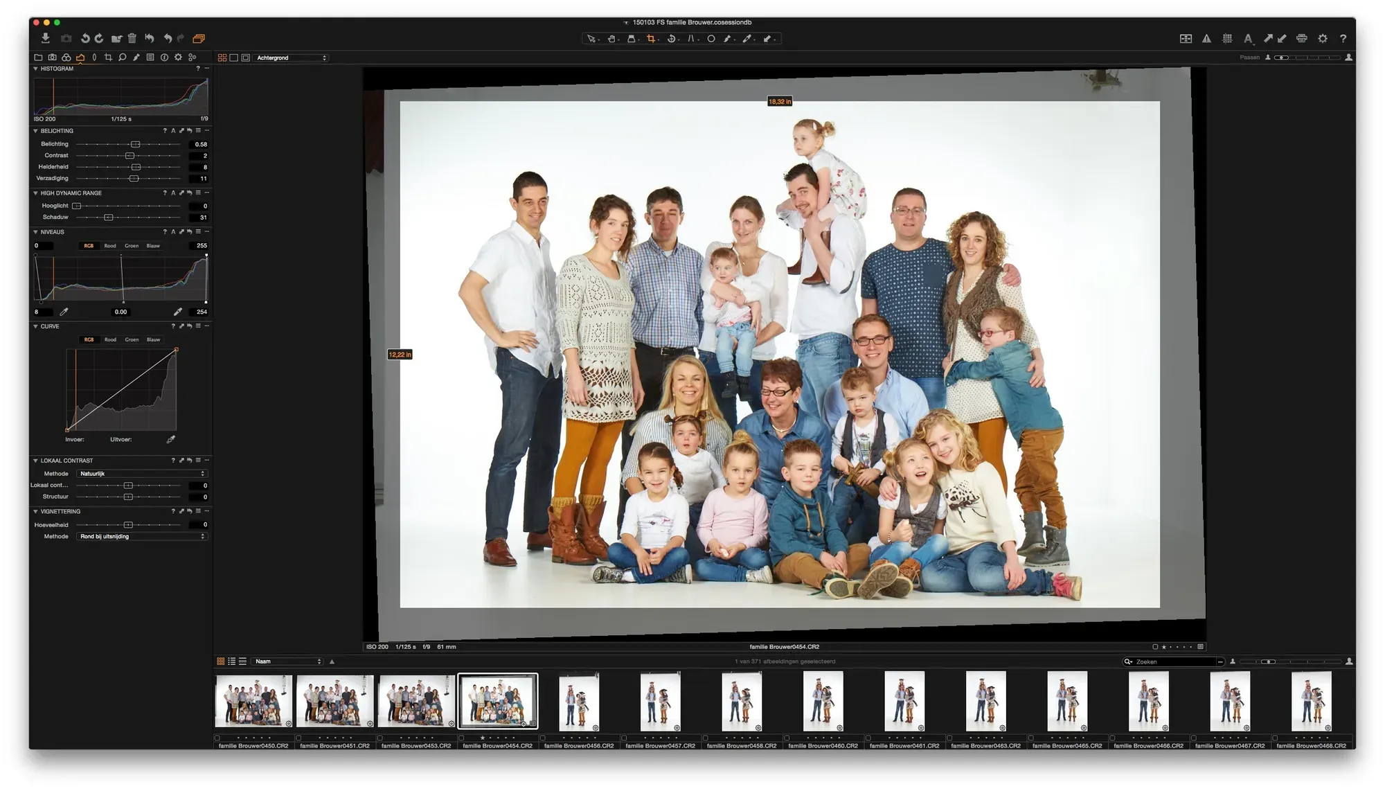 De interface is vergelijkbaar met andere software als Lightroom. Het is alleen even iets anders werken dan Lightroom maar uiteindelijk zal je er meer voordeel uit halen.