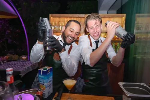 Bartenders tijdens een bedrijfsevenement